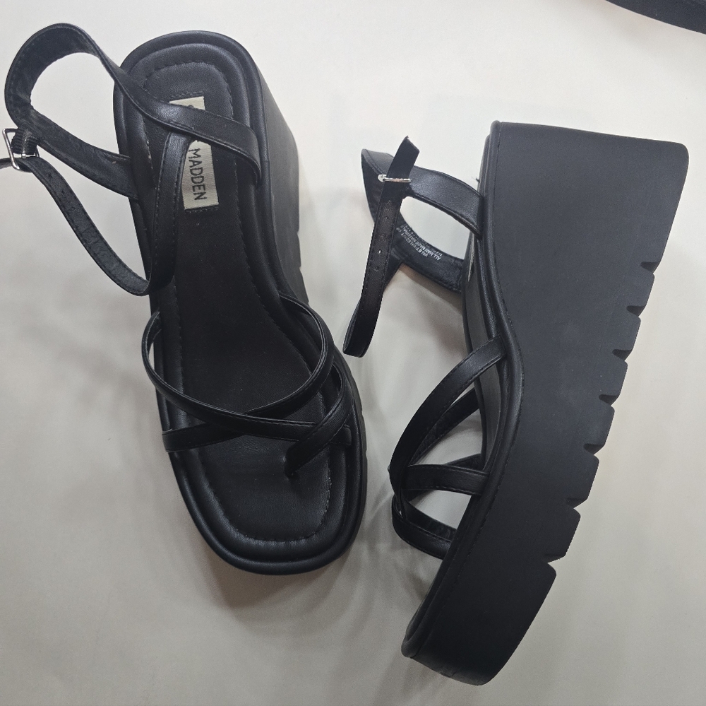 Steve Madden Black Strappy Wedge Sandals - Picture 3 of 7